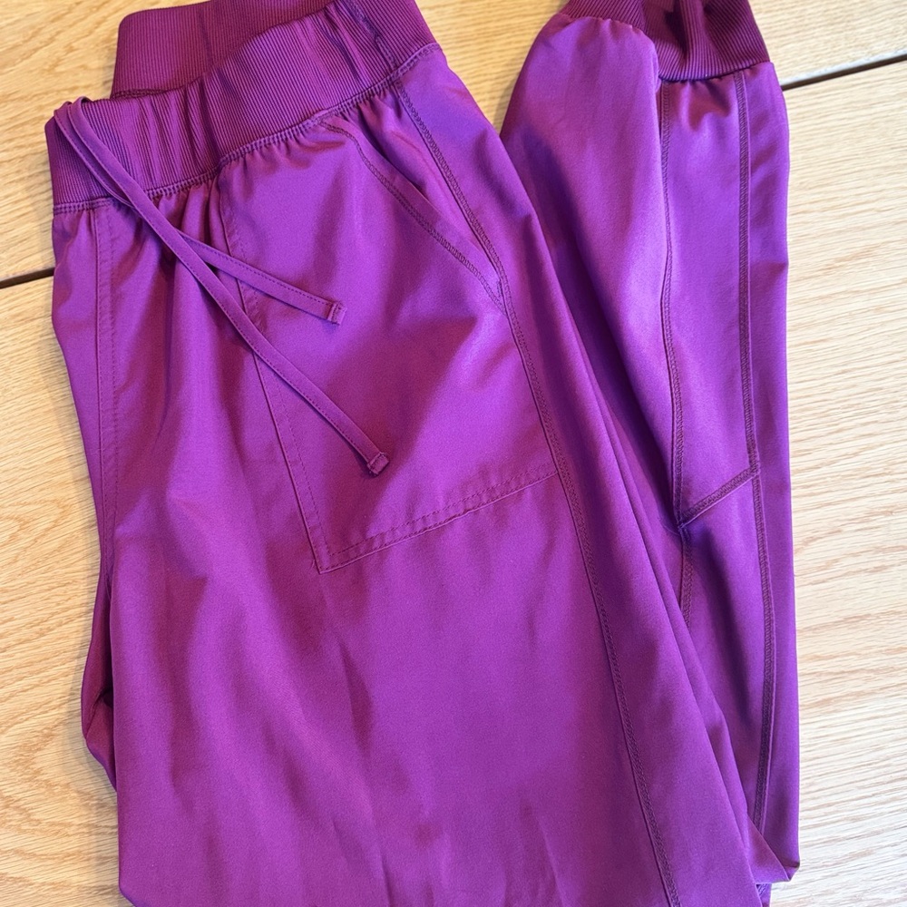 Women's scrub set - Picture 2 of 3